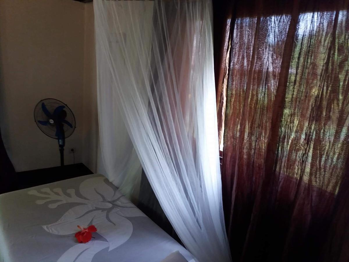 Pension Hibiscus Tahaa Uturoa Экстерьер фото