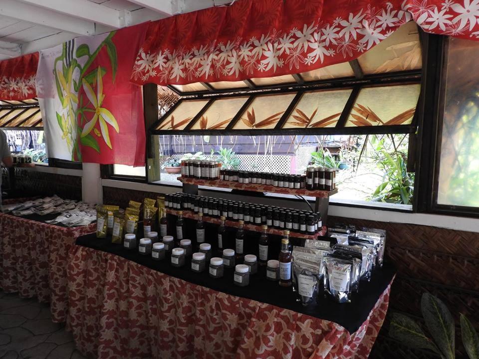 Pension Hibiscus Tahaa Uturoa Экстерьер фото